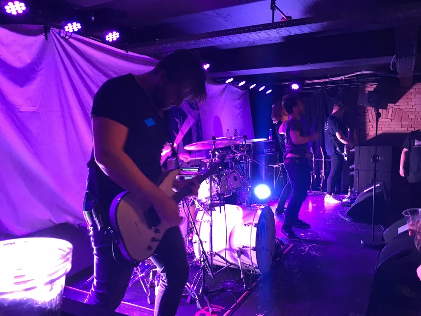 Første headliner-turné for et dygtigt band i en niche-genre