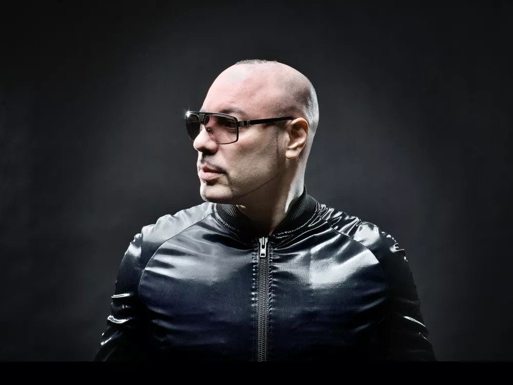 RAW 2011 annoncerer de første hovednavne  