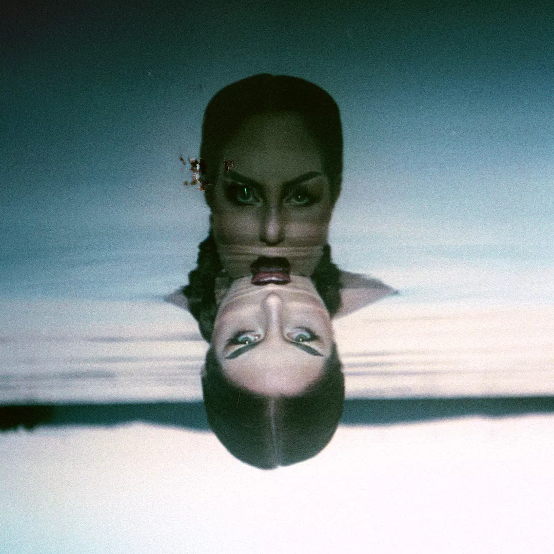 Light As A Feather, Stiff As A Board - Min Stora Sorg