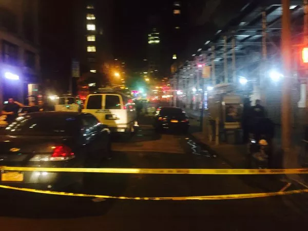 En död och tre skadade i skottlossning på konsert