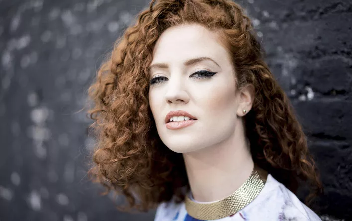 Jess Glynne vil pryde foråret med dansk koncert