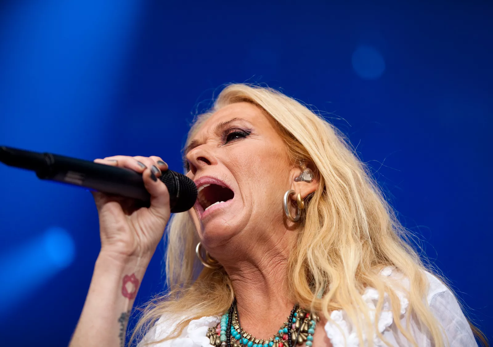 Sanne Salomonsen gæster Chris Minh Doky-koncert