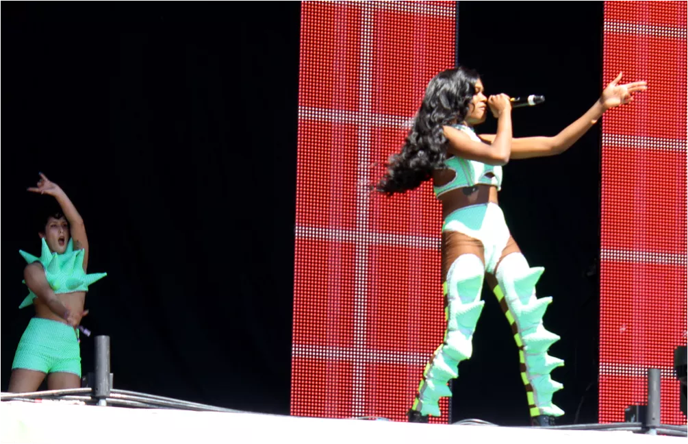 Festival avbokar rappare efter rasistiska påhopp