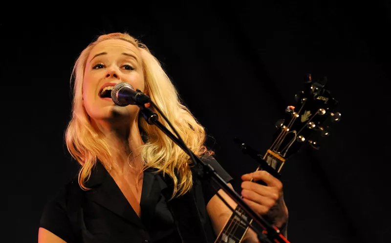 Musik- og modeshow for Red Barnet