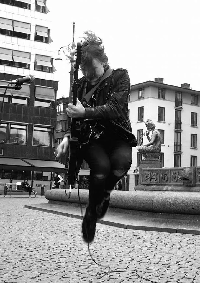 Punk-Jon släpper singel