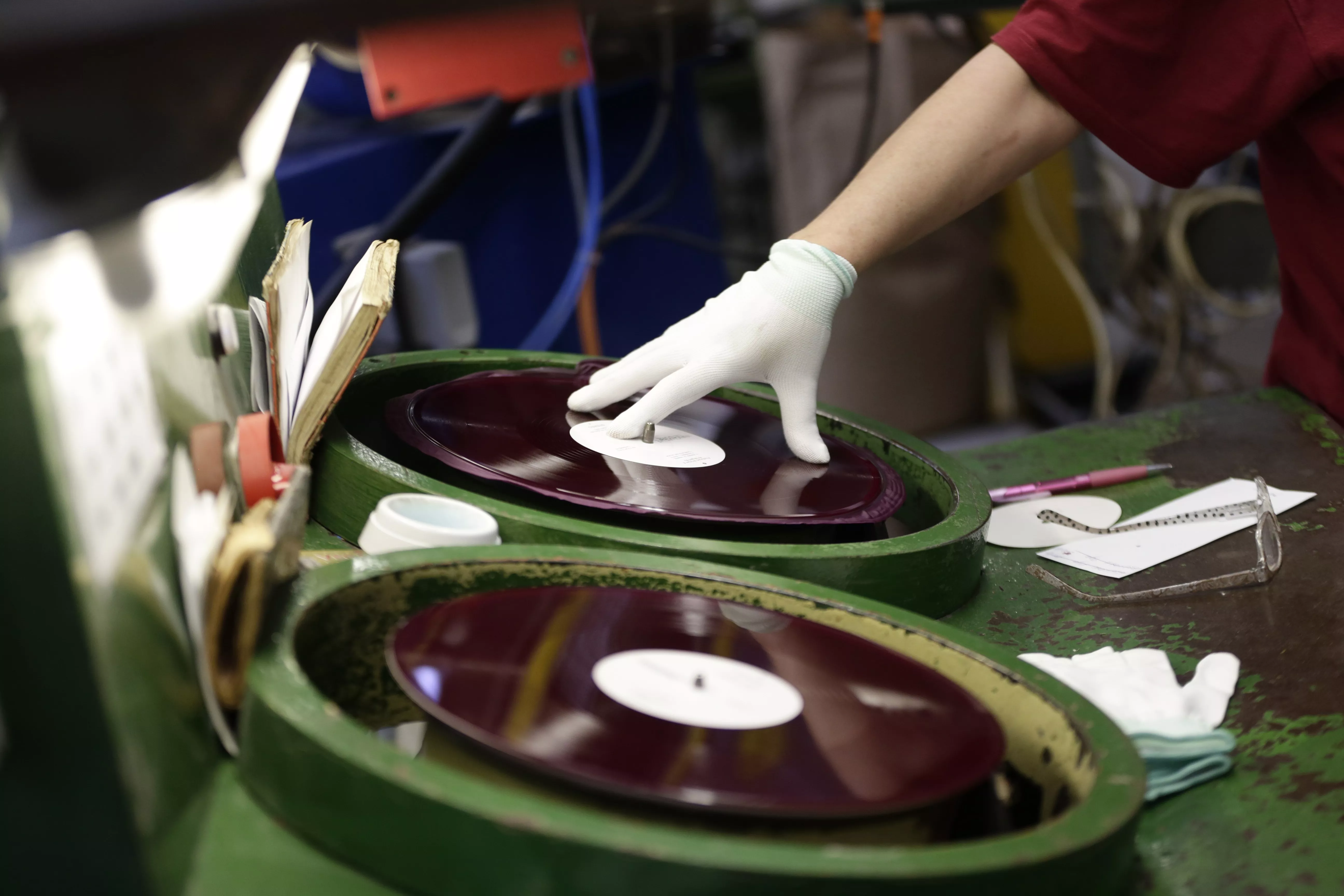 Nå blir det mulig å trykke vinylplater i Norge