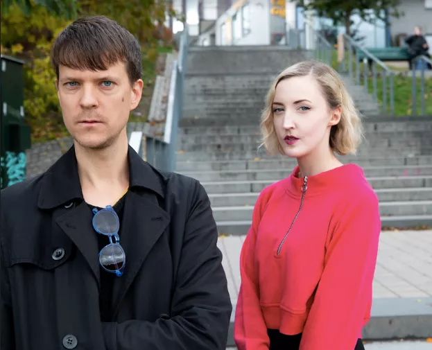 PREMIÄR: När det blir kärlek vid fel ögonkast