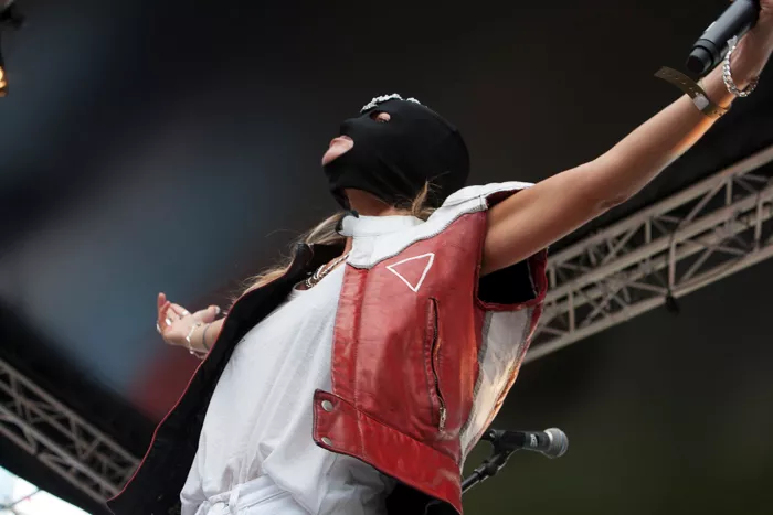 Hon öppnar för Mando Diao