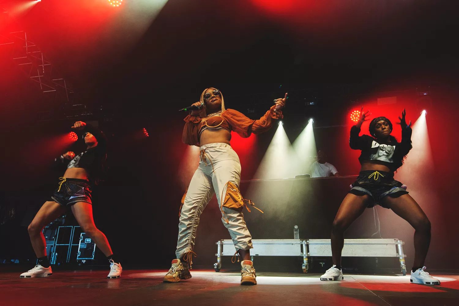 Hvordan siger man hendes majestæt på patois? 