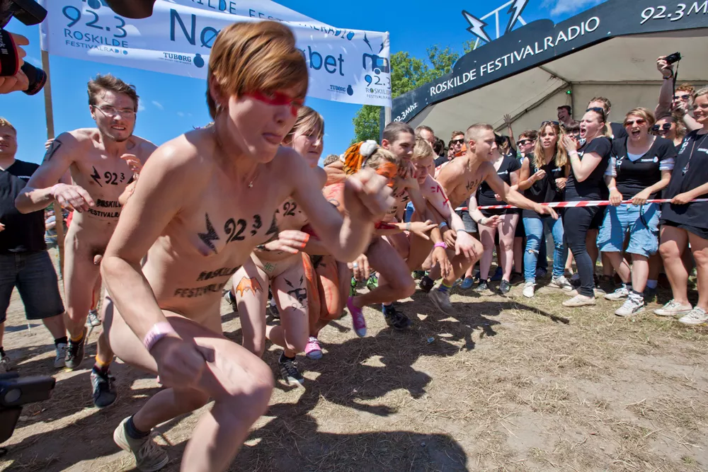 Nøgenløb 2013: Dinglende dillere, bævrende bryster og en tigermis