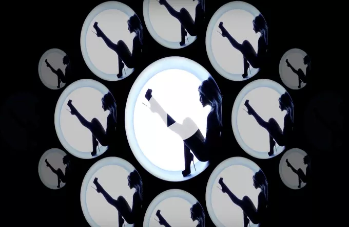 Ariana Grande udgiver single og sexet video