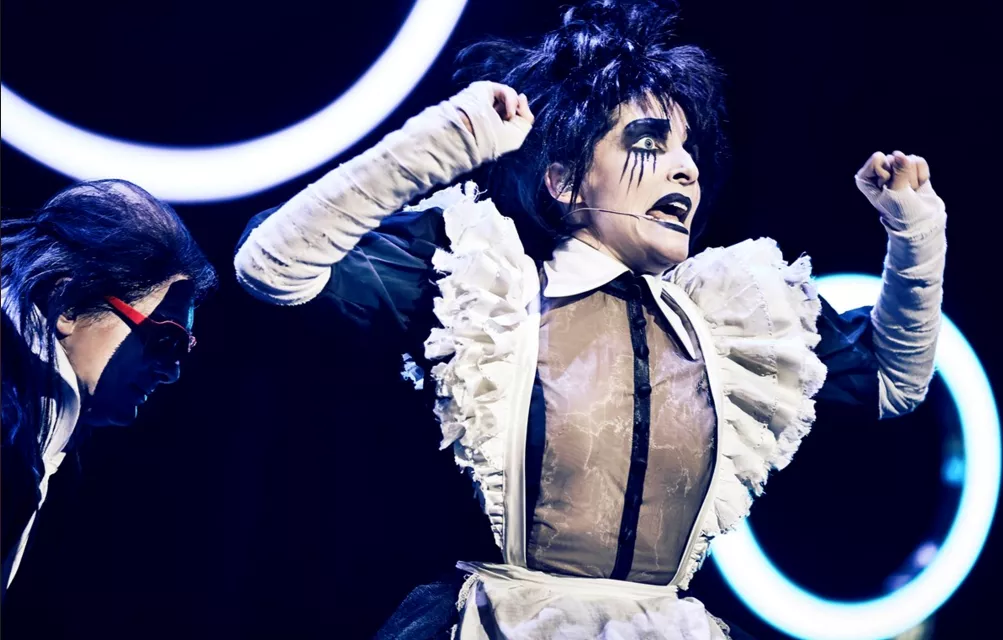 Et musikalsk orgie af onanister, virgins og mænd, der ammer mænd