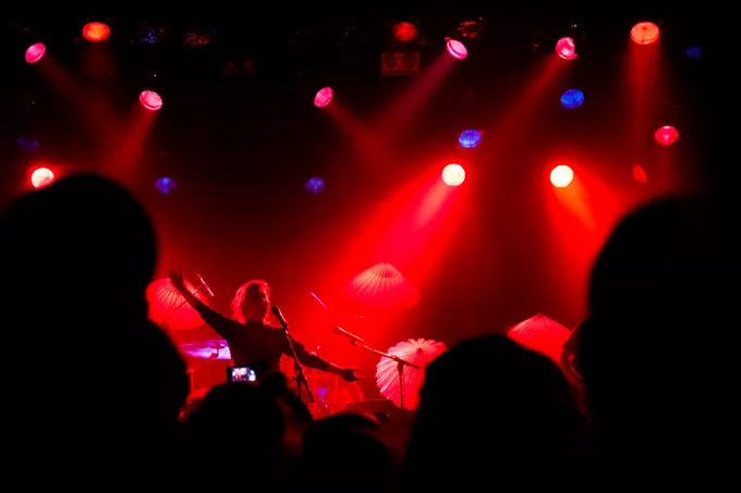 Mørk og sofistikert synthpop