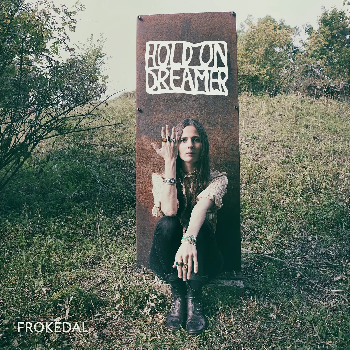 Hold On Dreamer - Frøkedal