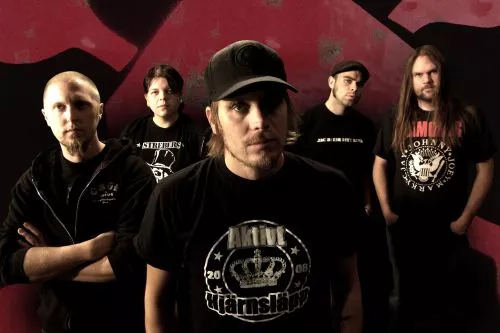 Mimikry-låt ger efternamn åt bröllopspar