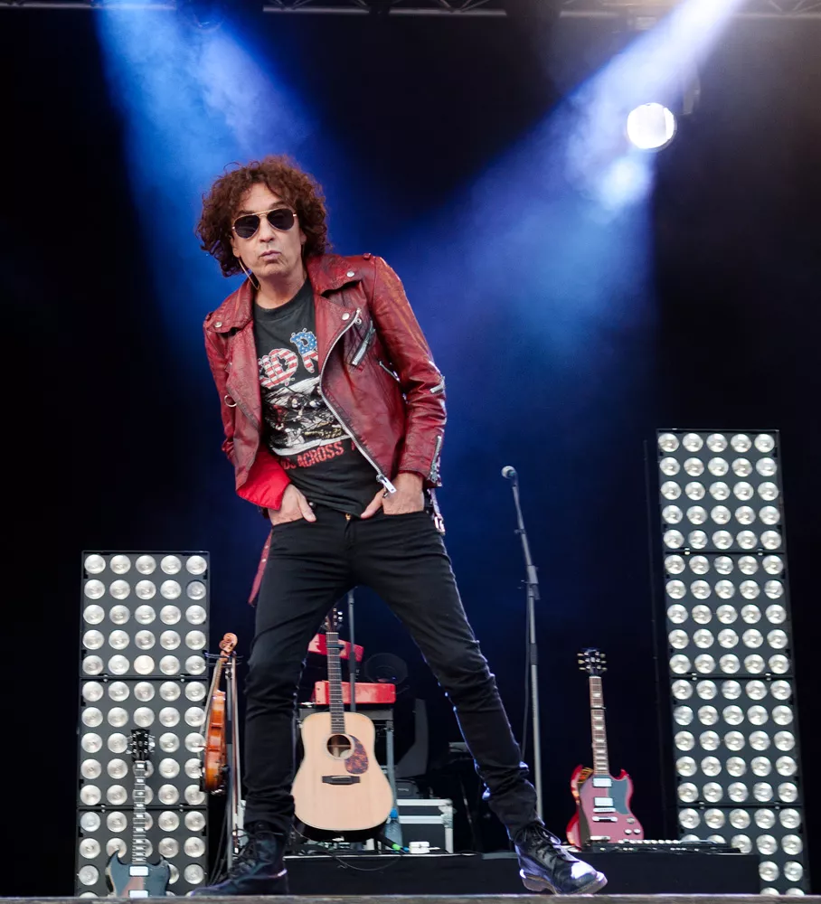 Magnus Uggla åker på turné