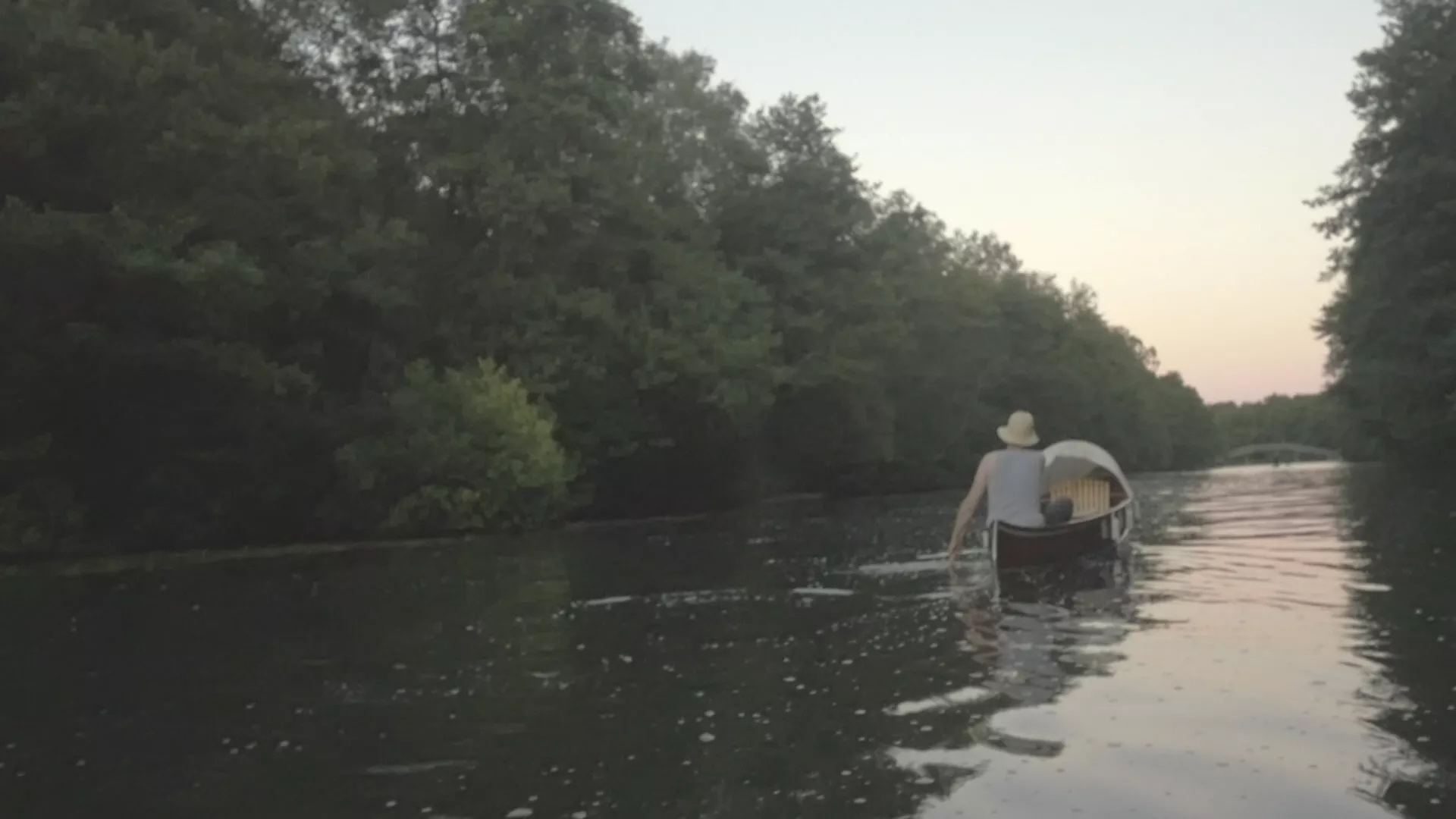 Loke Deph ophøjer dagligdagen til poesi med livsbekræftende debut