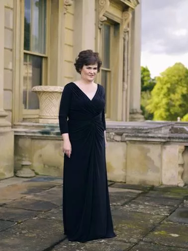 Susan Boyle vælter Leona Lewis af pinden