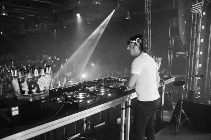 Axwell låter lyssnaren hitta beatet