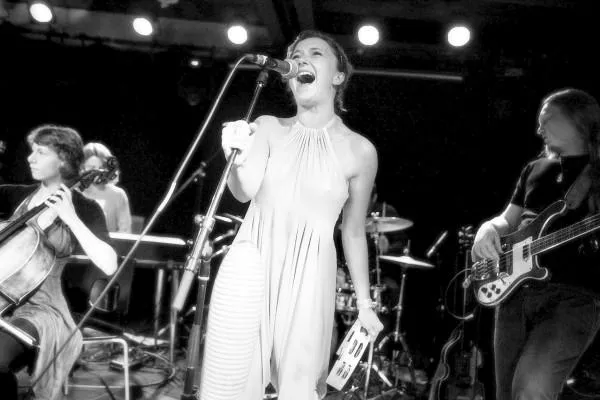 Tidligere medlemmer af Junior Senior og Superheroes går sammen