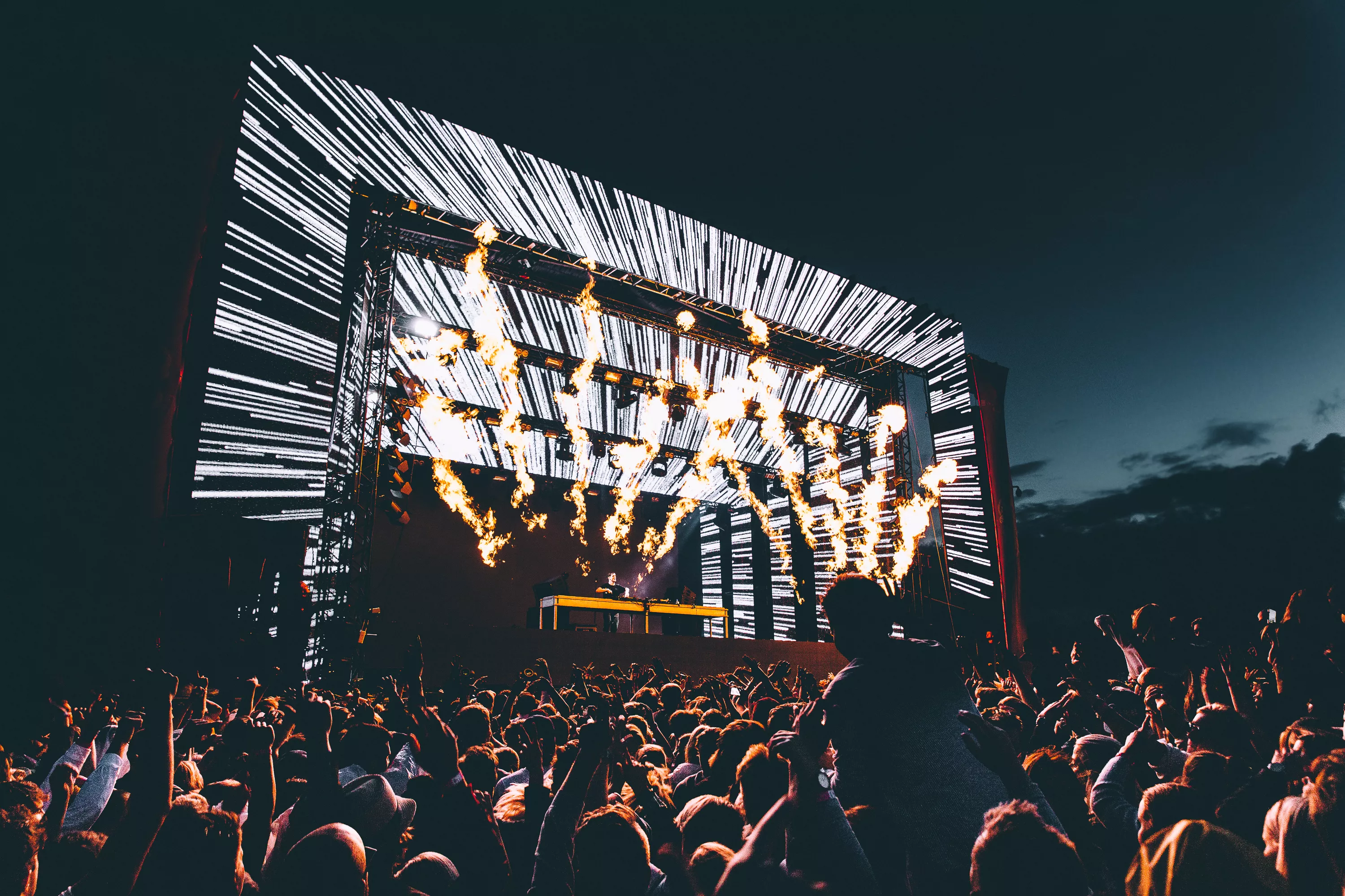 Brännbollsyran presenterar världsstjärna – "return of the king"