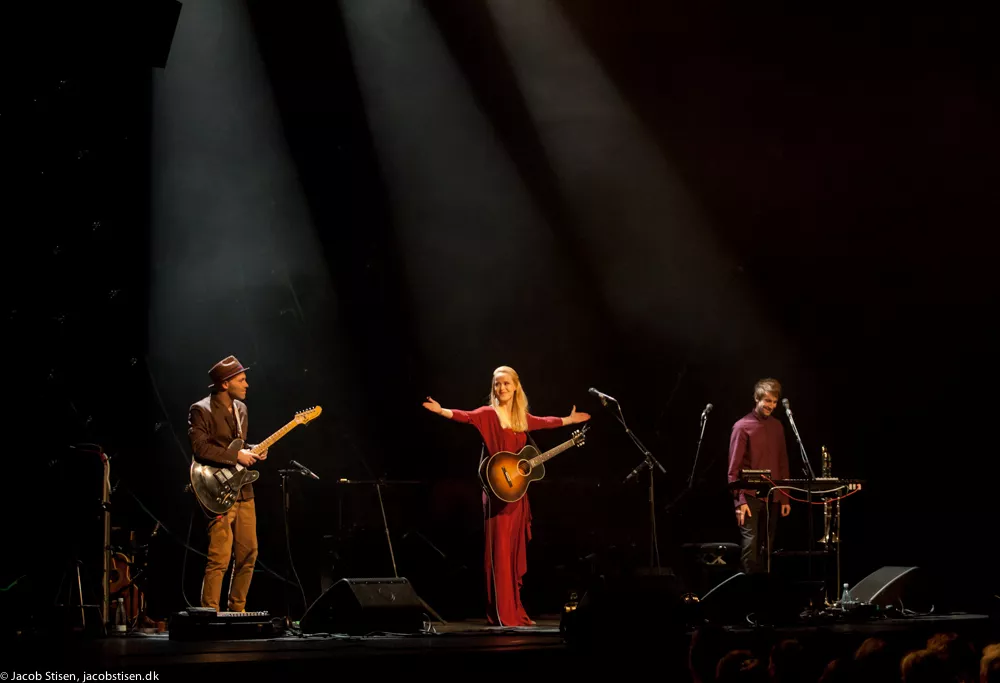 Tina Dickow: Glassalen, Tivoli København
