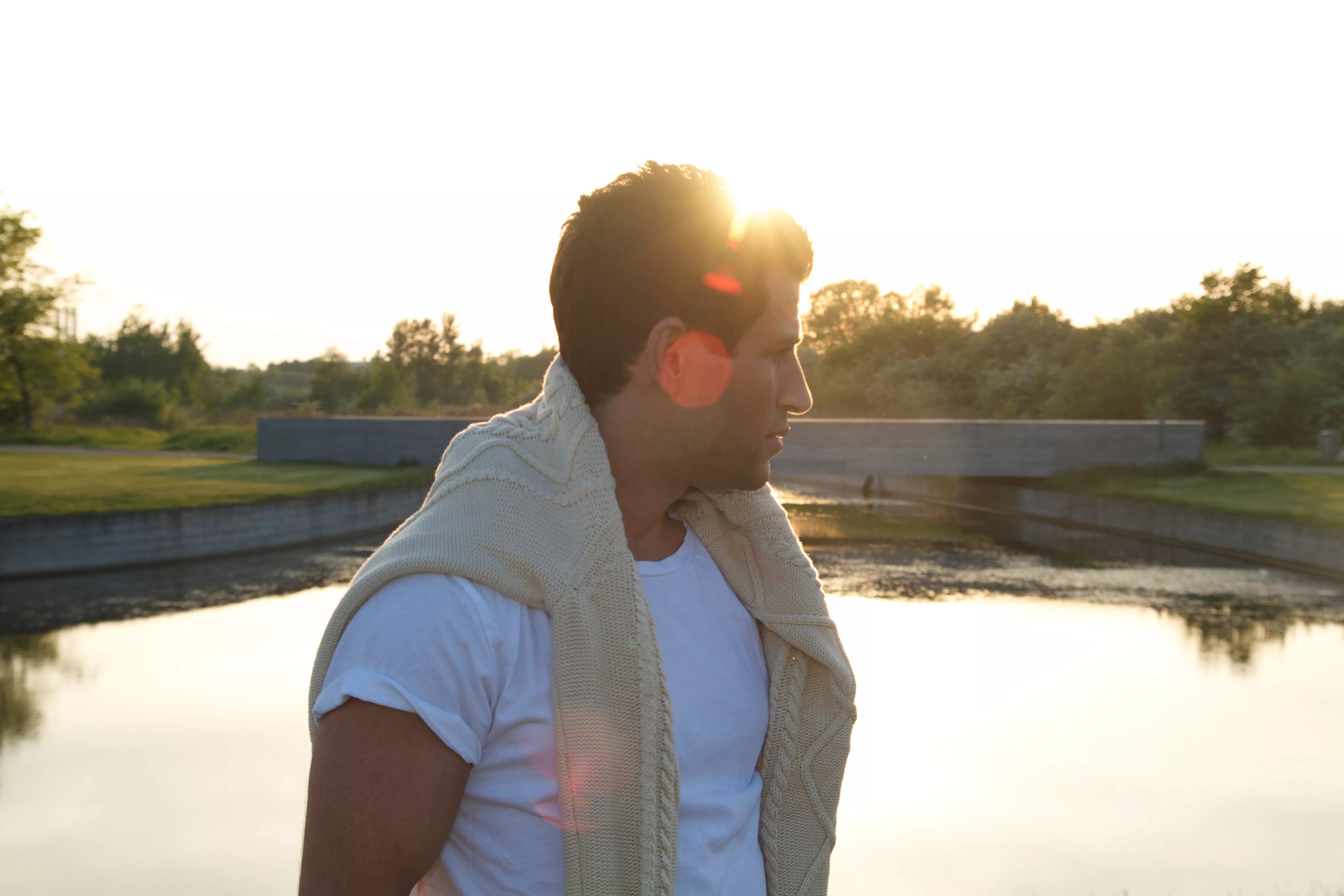 Hør Muris første solosingle