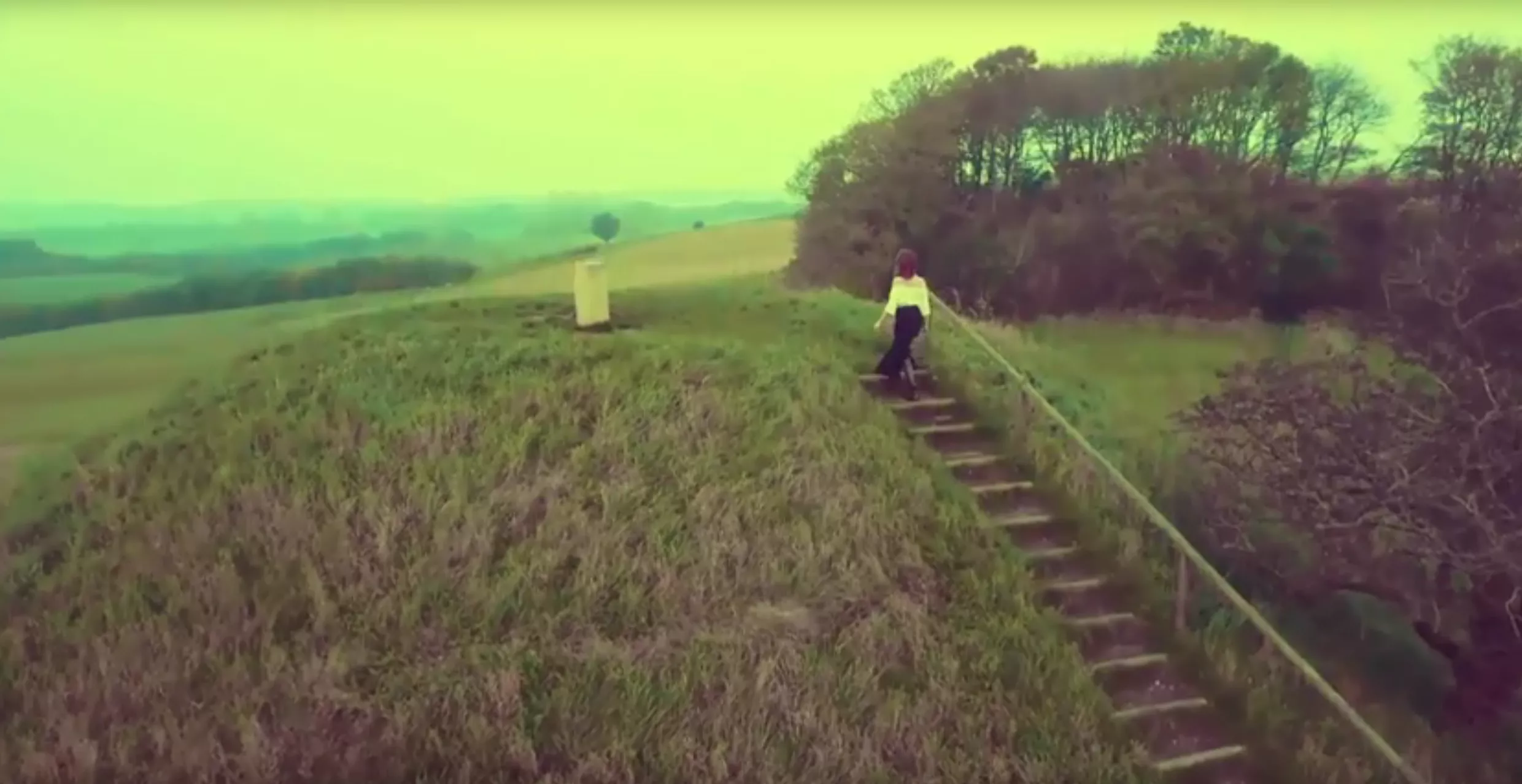 Støjrockerne Catch the Breeze klar med smuk video fra Aarhus' højeste punkt