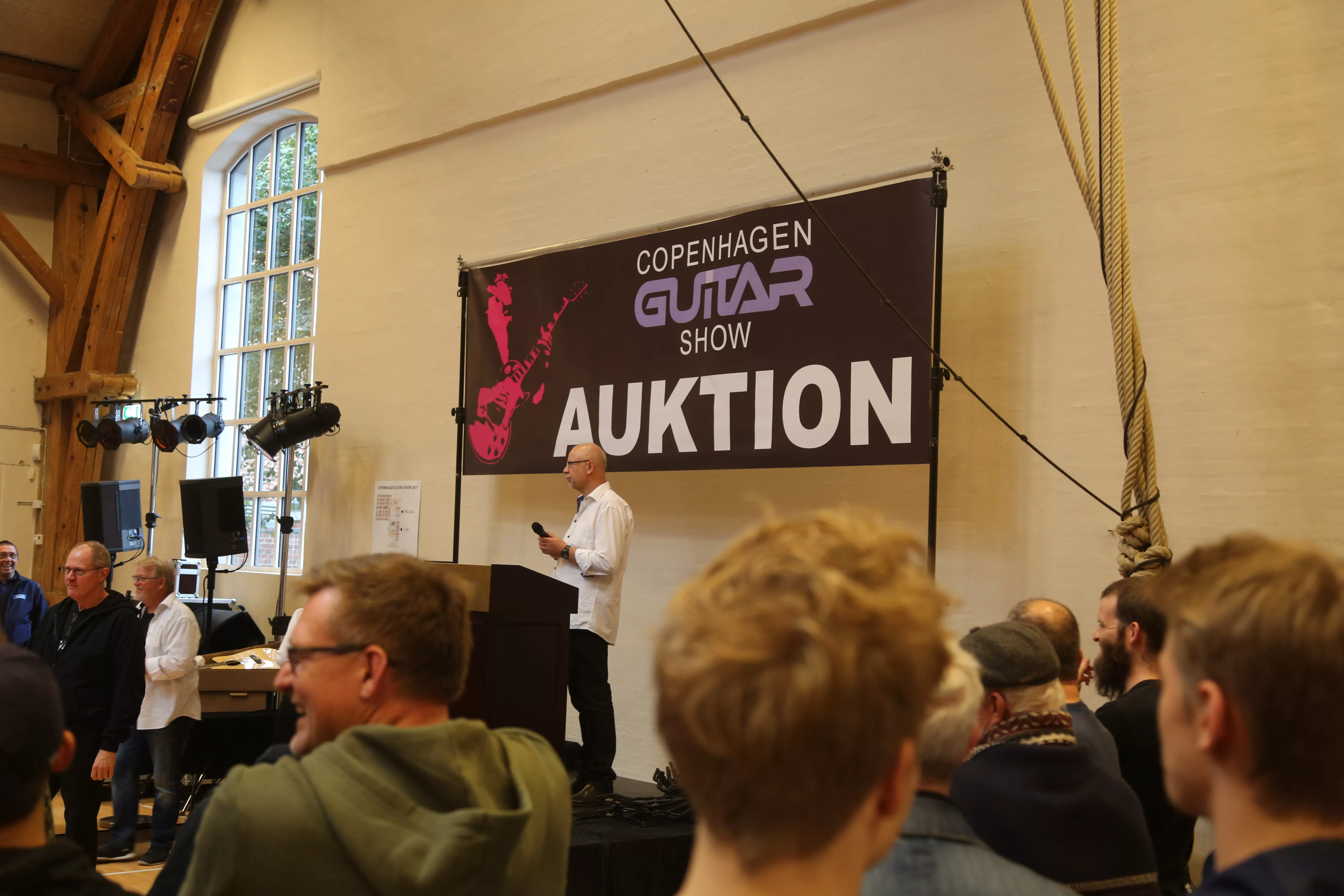 Sexede spader med appel som et bønnemøde for filatelister