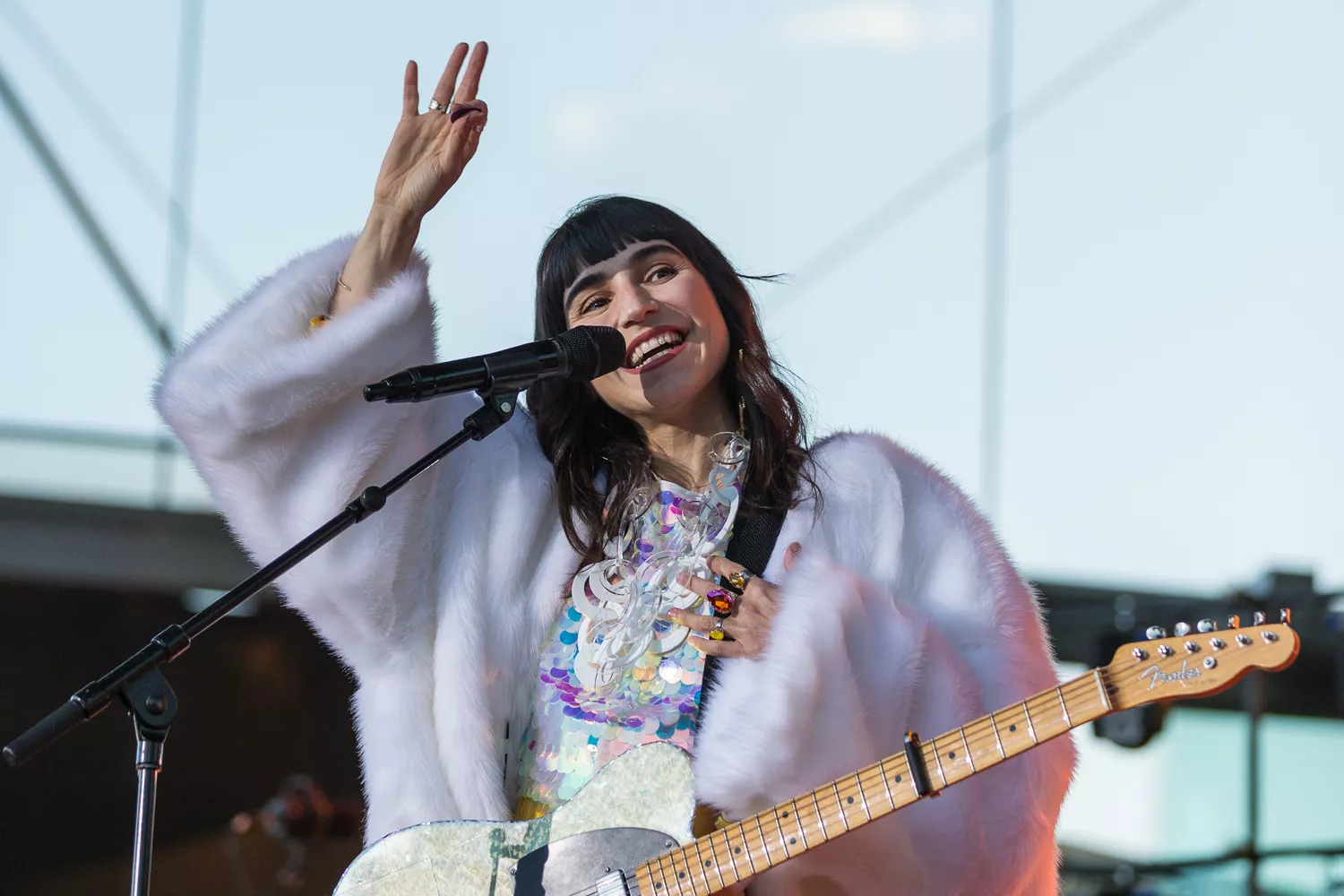 Laleh tackar och ber om ursäkt på ny singel – hör den här