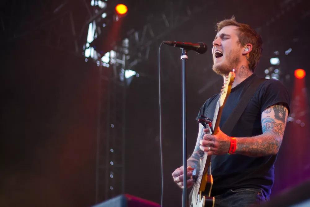 Koncertaktuelle Brian Fallon: "Musikken er min smertestillende medicin"