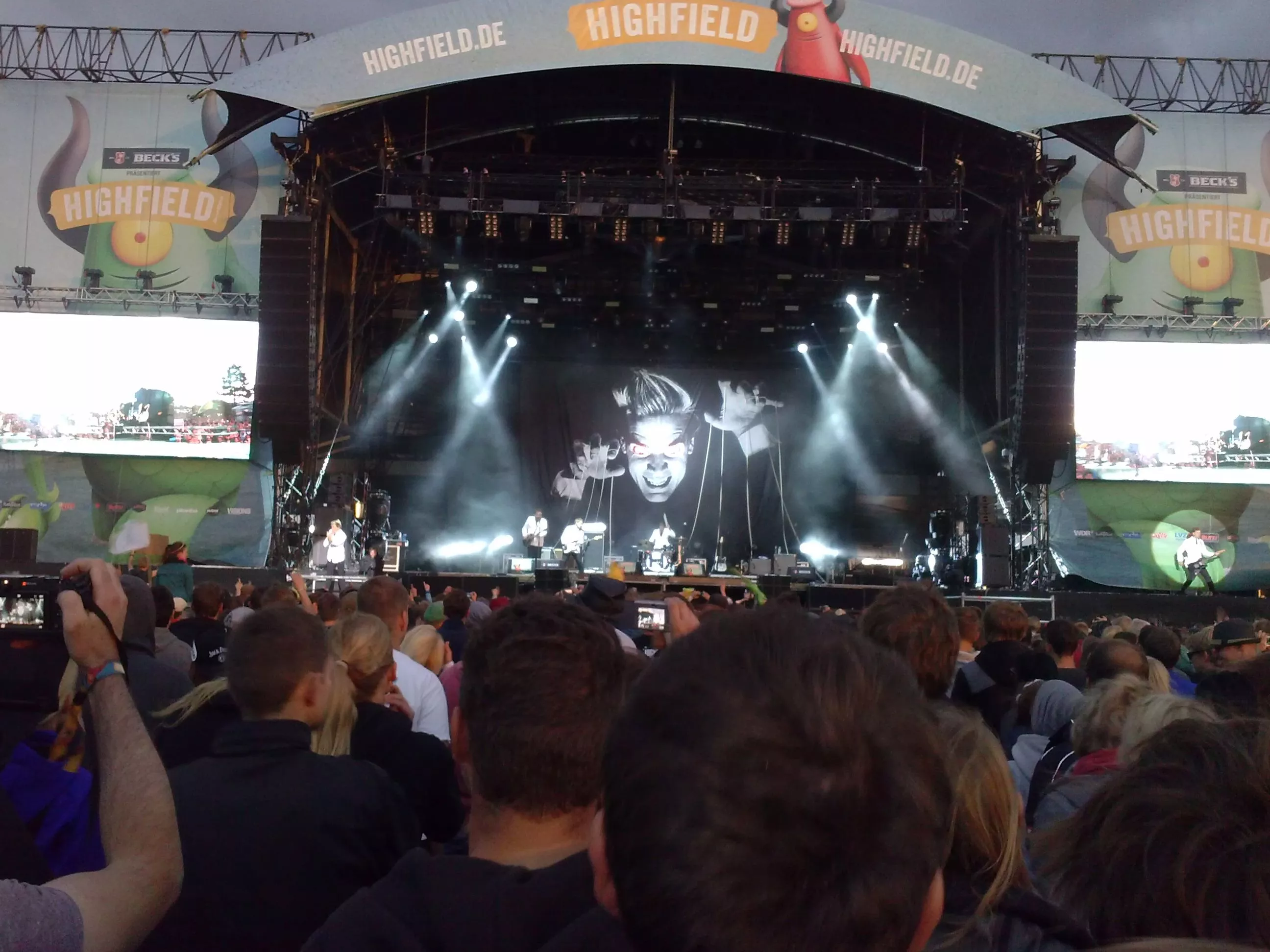 Pariserhjul stod pludselig i flammer under koncert - flere festivalsgæster såret