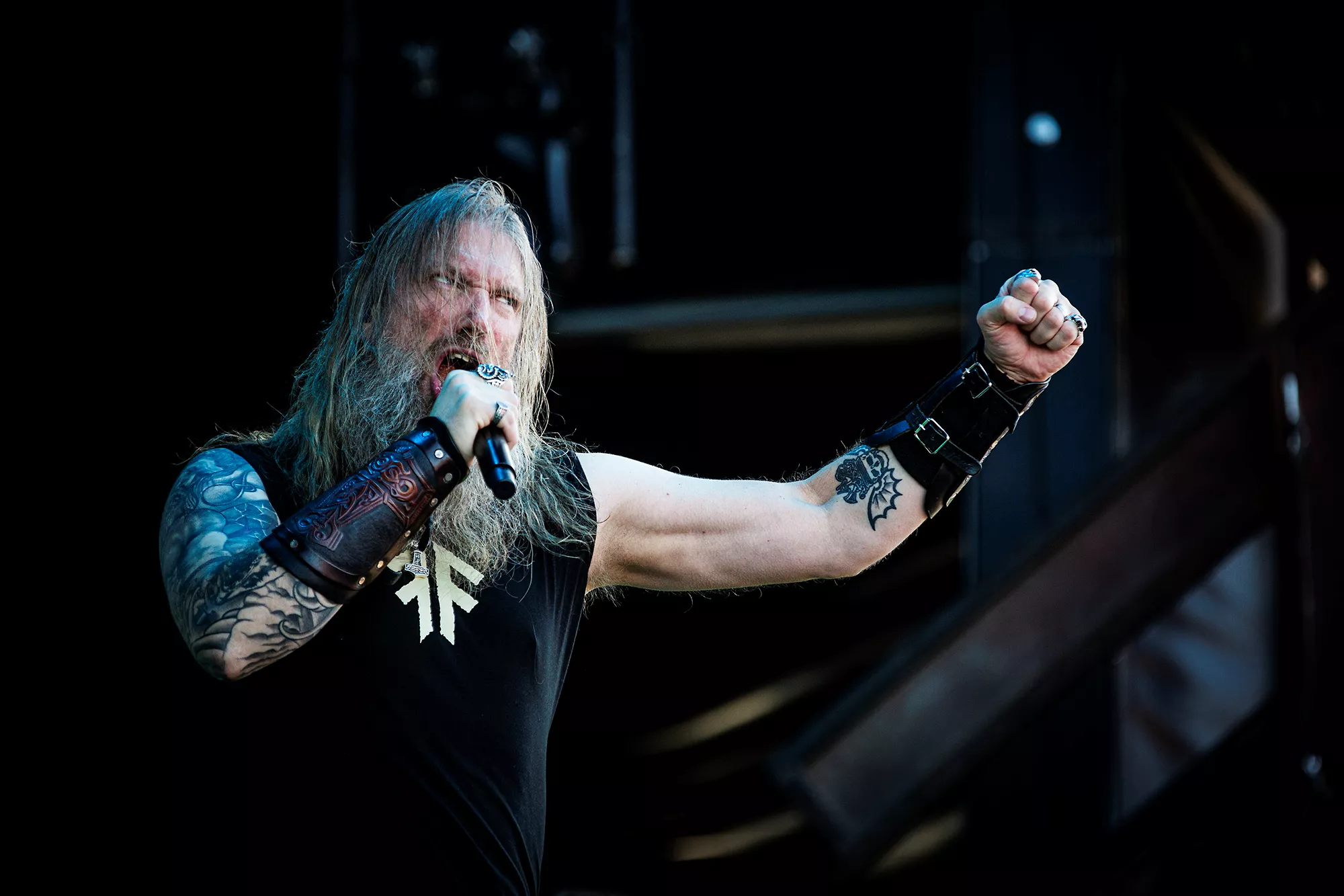 Amon Amarth bød op til dans i vikingehallen 
