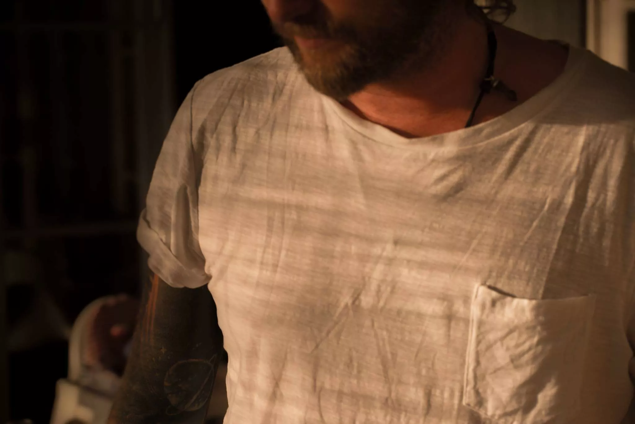 LÅTPREMIÄR: Martin Rubashov tolkar Björk