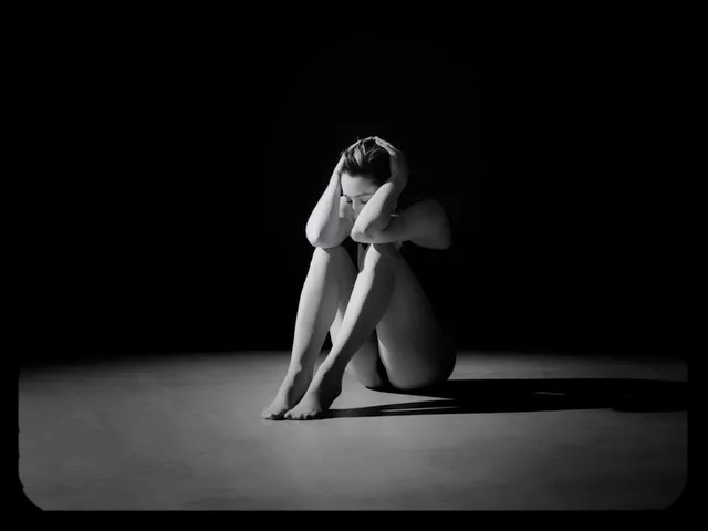 VIDEO: Se Drew Sycamores nye musikvideo til "Bodytalk"