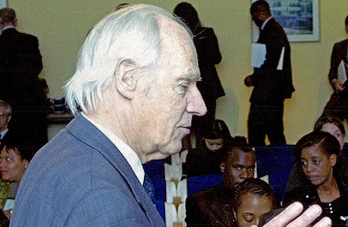 Beatles-producer George Martin er død 