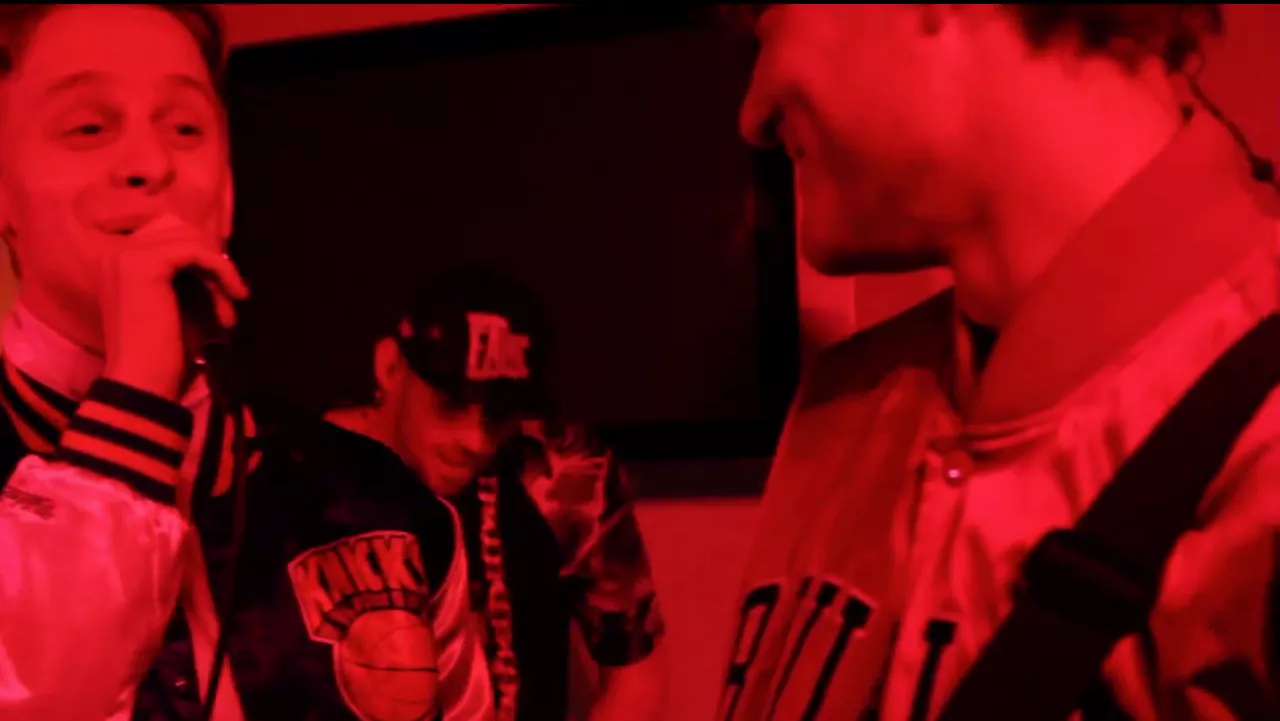 Se Scarlet Pleasure til privatfest