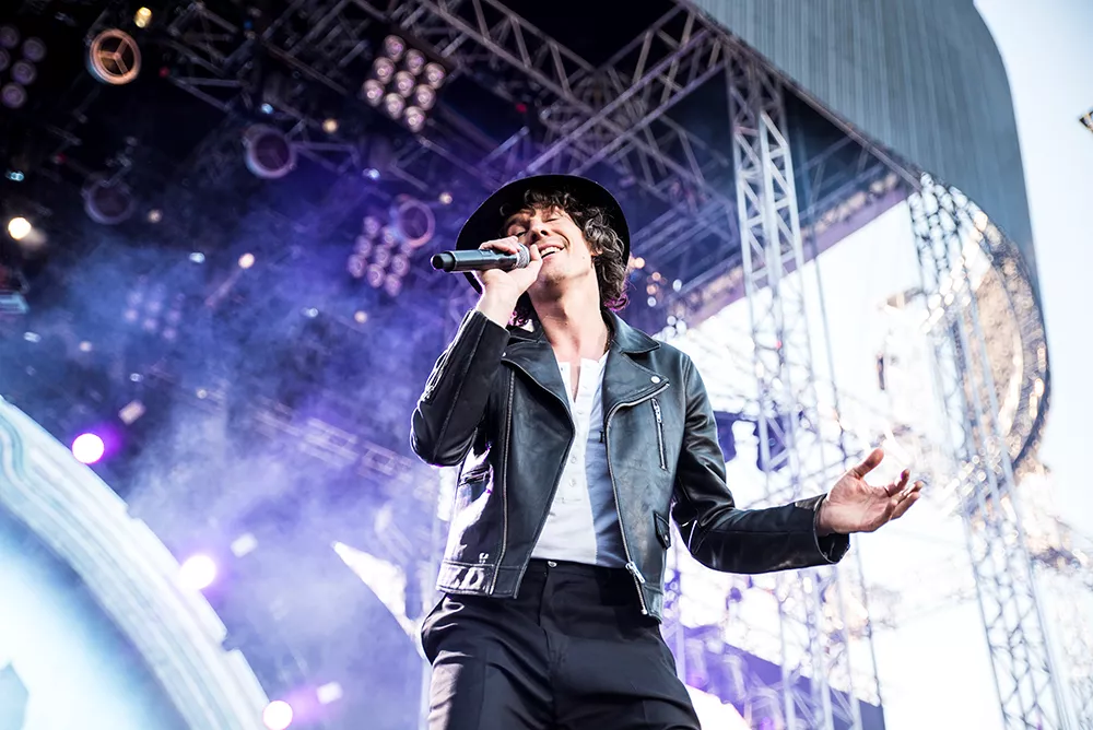 Det går att dela in konserten i två delar