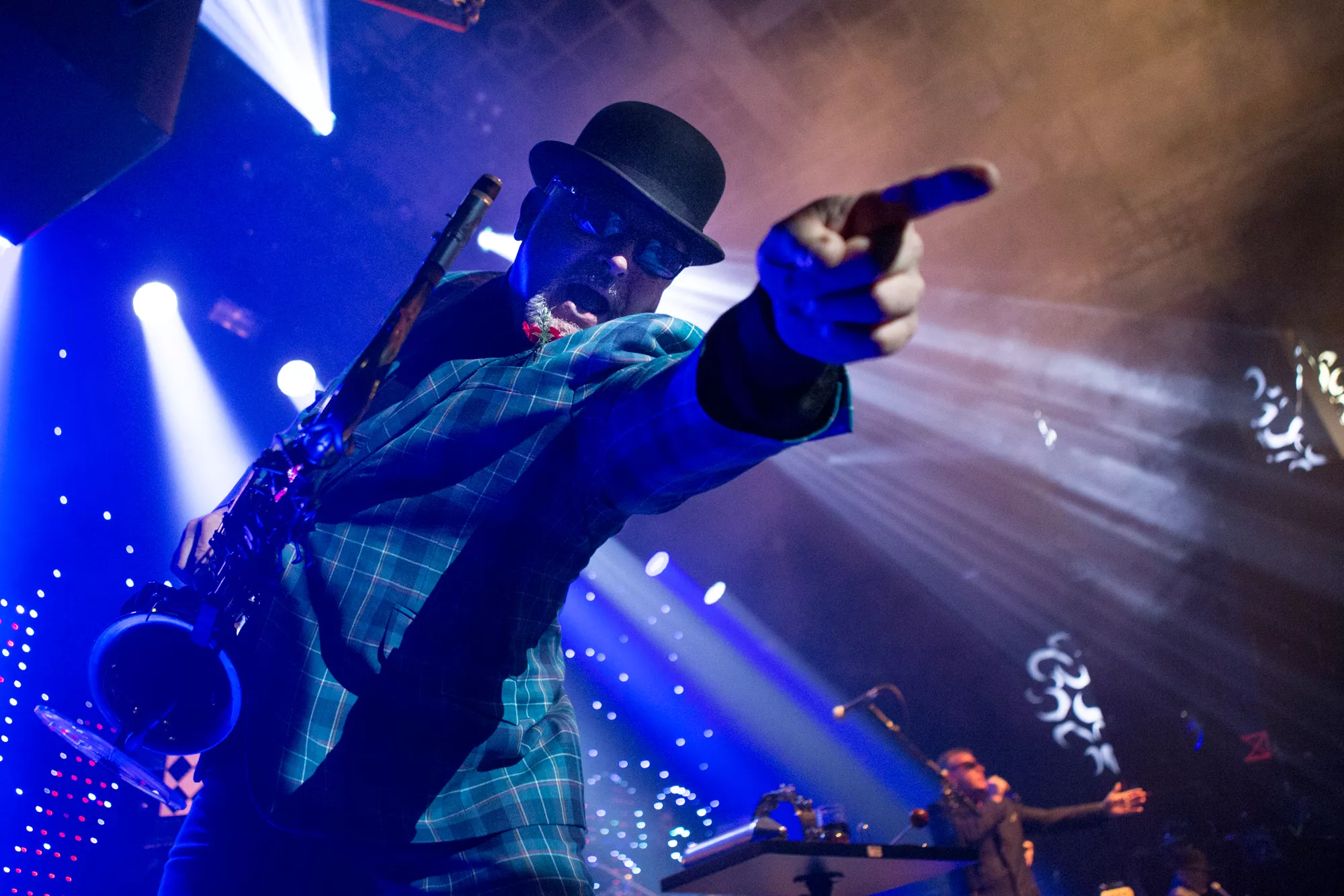 NYBÖRJARGUIDEN: Vandrande baslinjer och rasism-motstånd