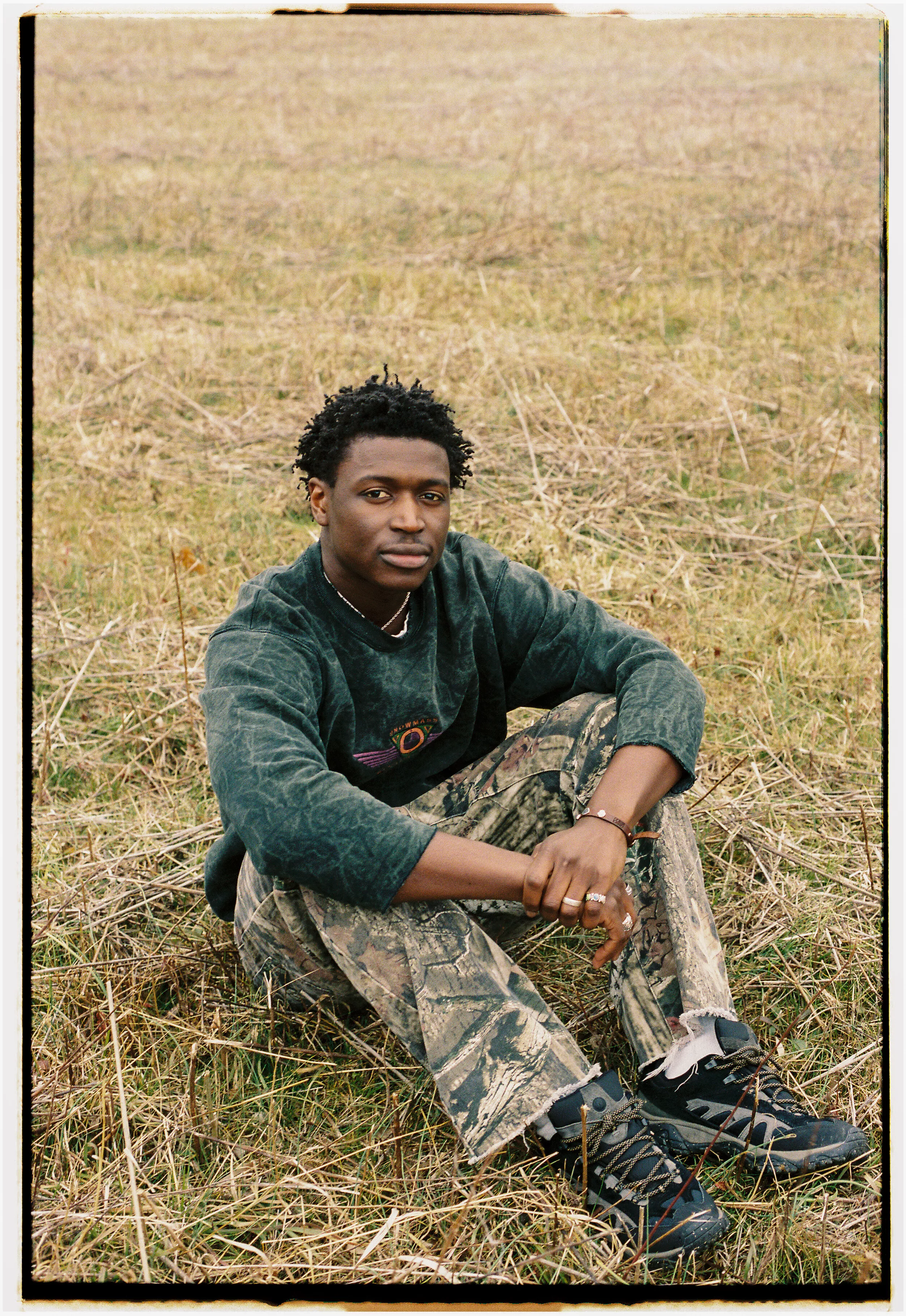 Mon Rovîa beviser på nyt album, at han er meget mere end et TikTok-fænomen