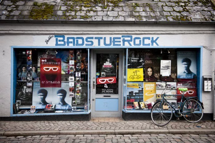 Ejer af legendariske Badstuerock takker af