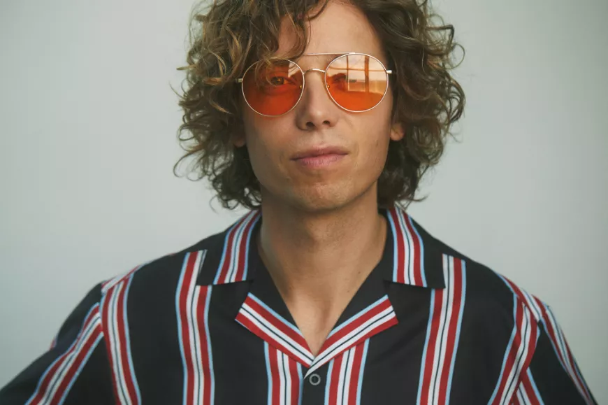 Mads Langer er tilbage - på dansk