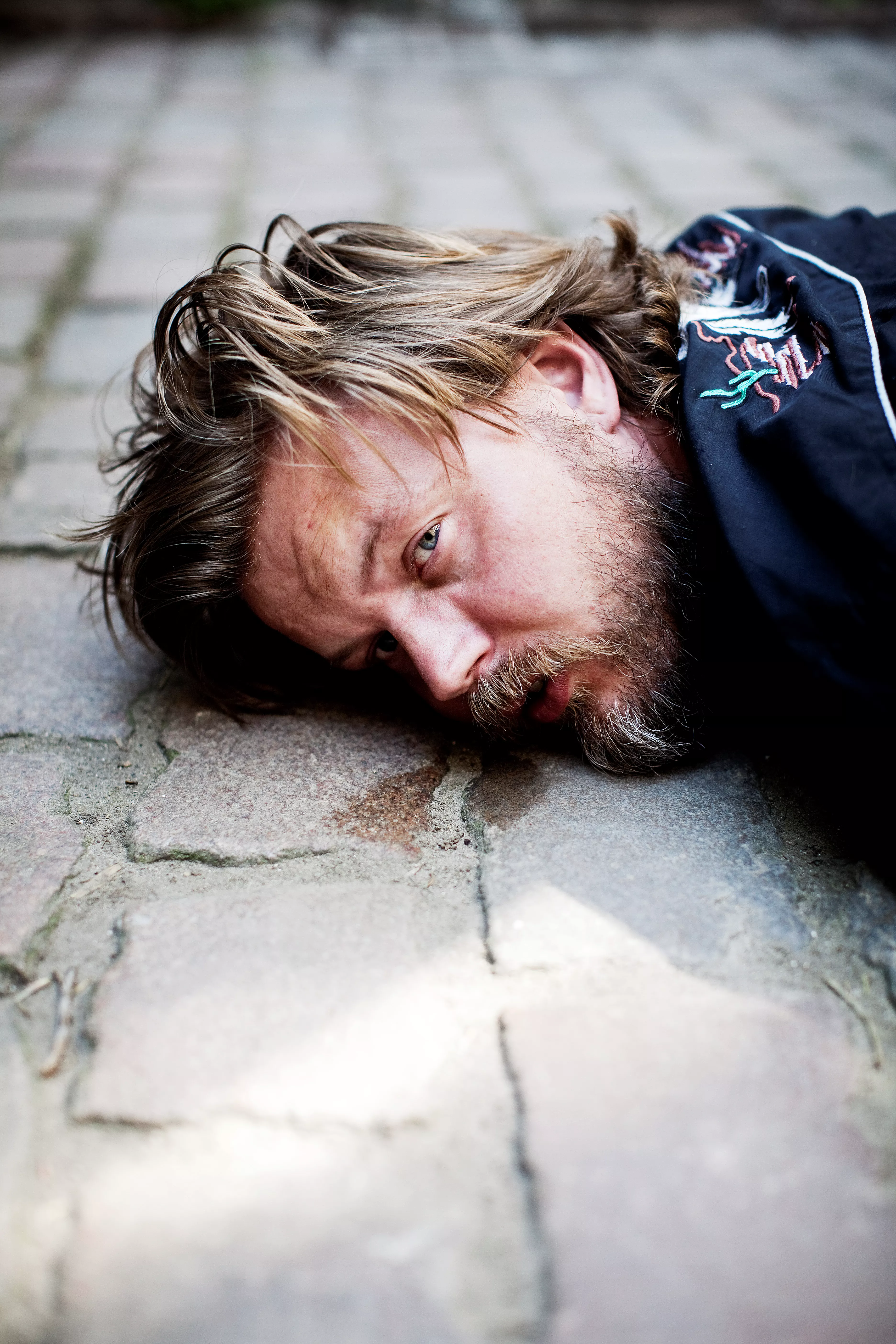 Gonzo-journalist udgiver roman om musikbranchen