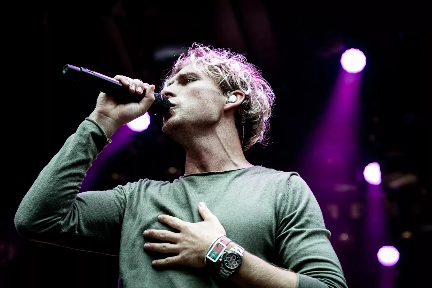 Jesus med charme, maveskind og lækre nudler