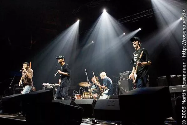 Gypsies varmer op for N.E.R.D