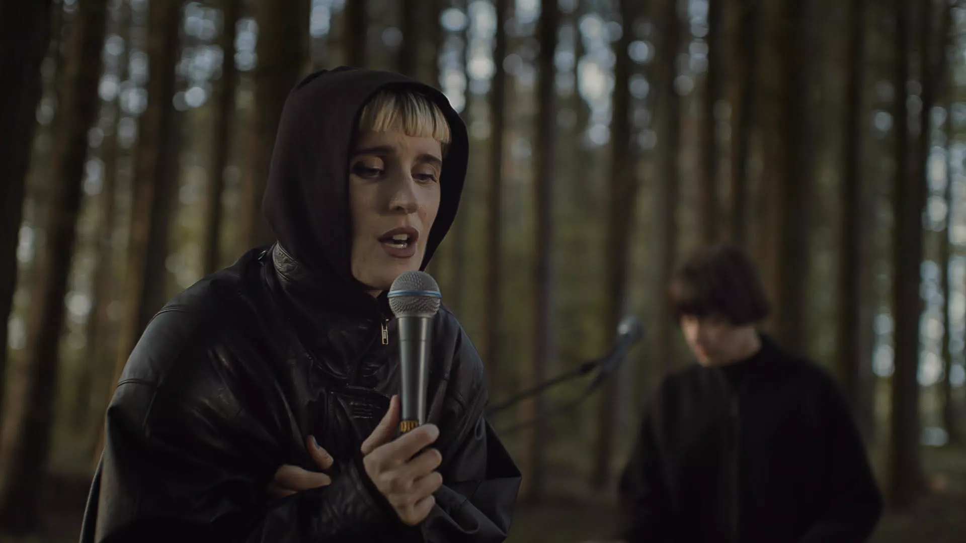 Selina Gin starter på toppen som solist