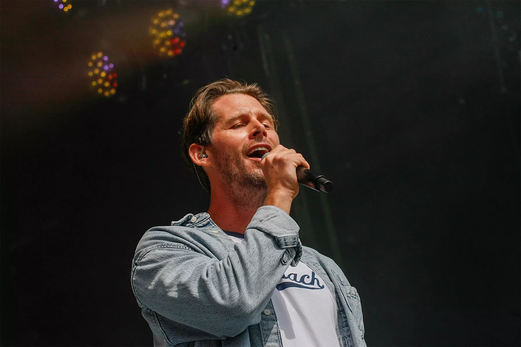 EFTER SEKS ÅRS VENTETID: Dansk pop-hitmager vender tilbage til Jelling