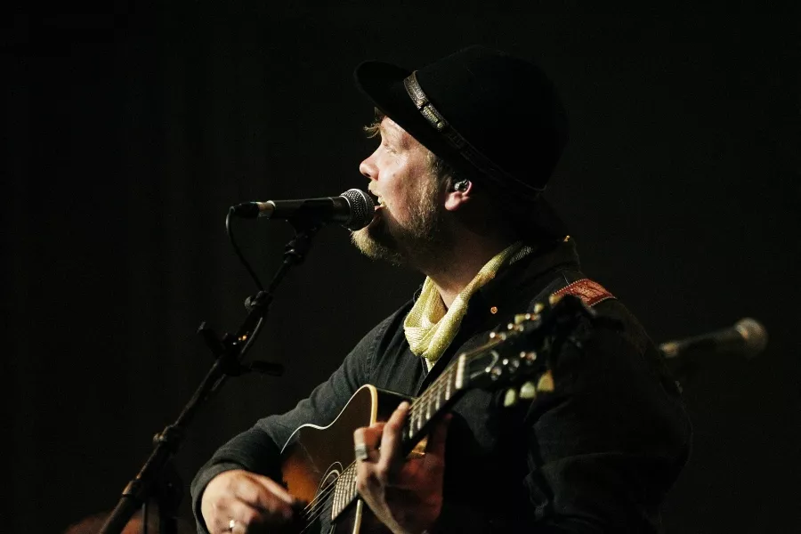 Hymns From Nineveh på akustisk duoturné