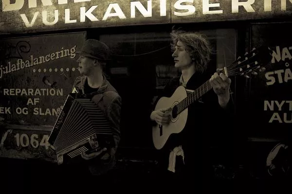 M-Cnatet udgiver debutalbum