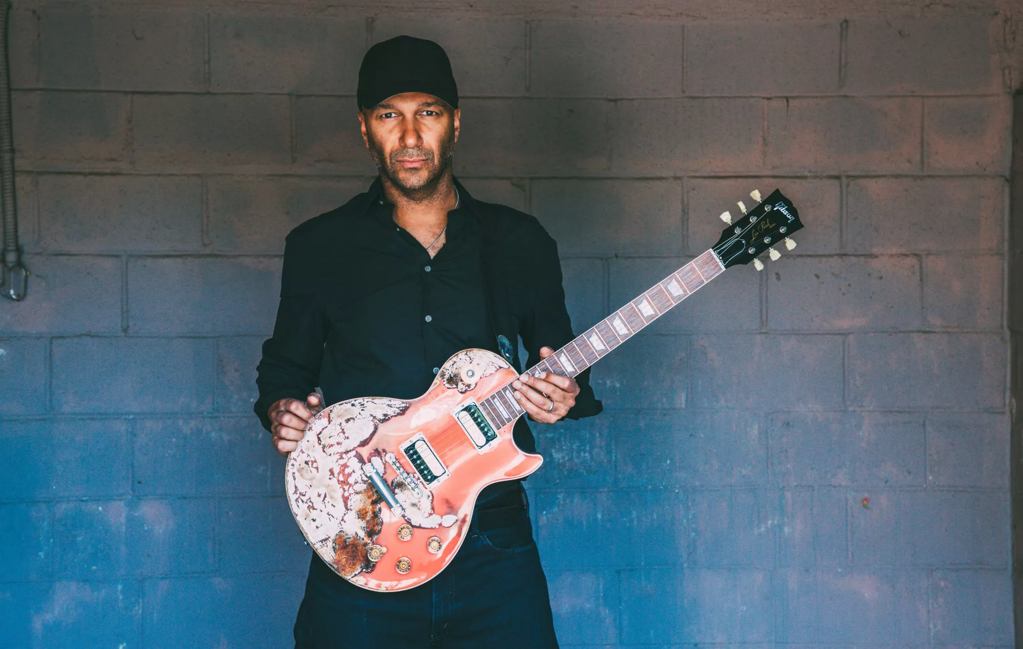 Tom Morello: "Hun kan hoste covid rett inn i munnen til MAGA-bestefaren sin"